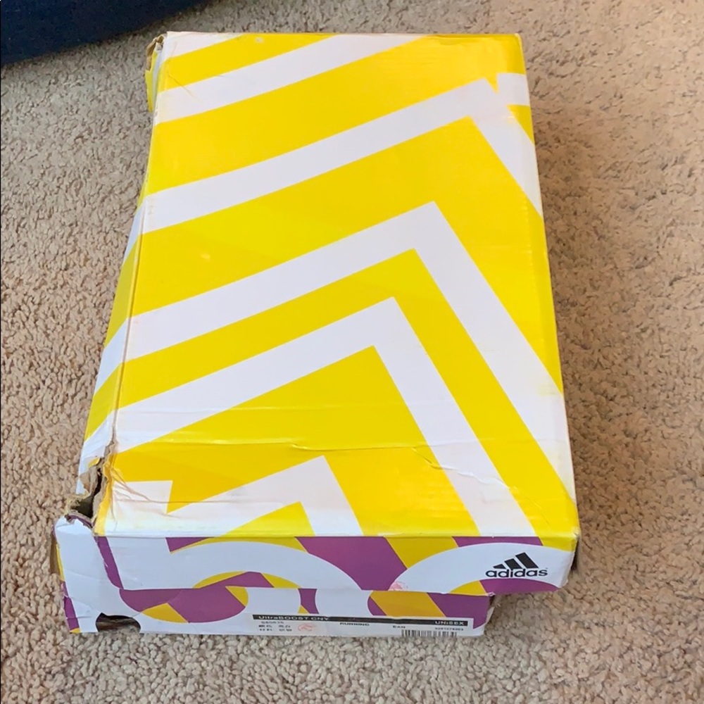 Ultra boosts - Picture 4 of 4